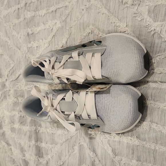 Adidas Women's Edge Lux 4 Running Shoe size 10, new w/tag and box! - Picture 3 of 10